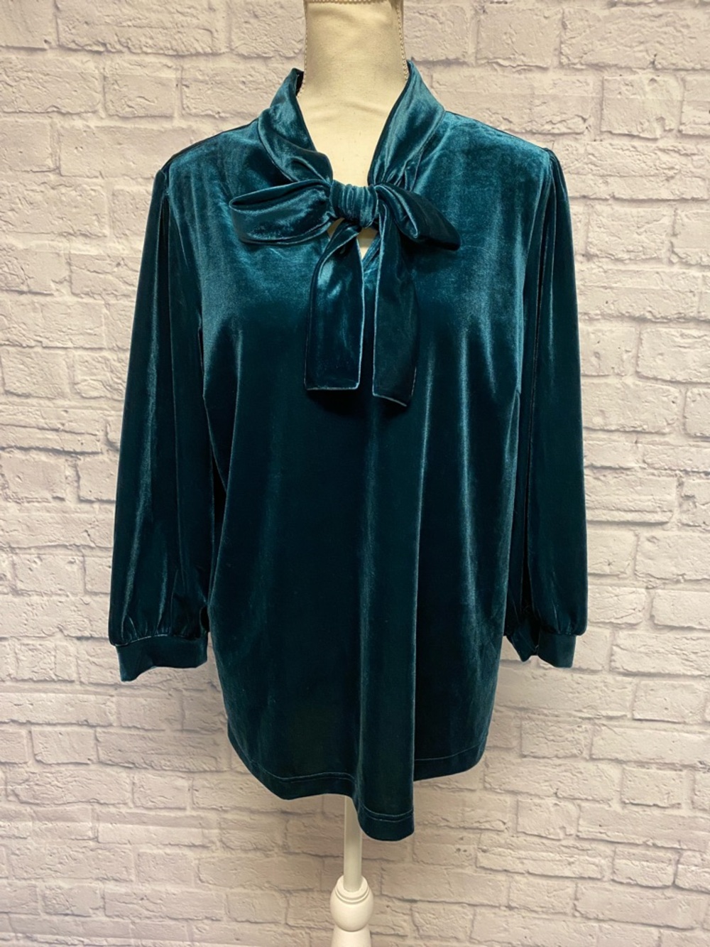 Belle by Kim Gravel Teal Velvet Tie-Bow Blouse Size L